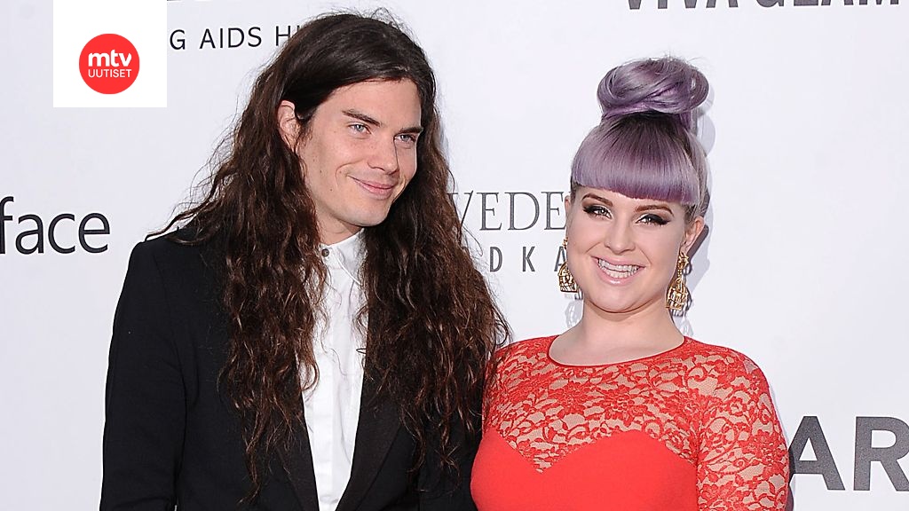 Kelly Osbourne Purki Kihlauksensa Mtvuutiset Fi