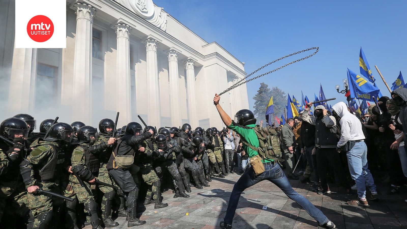 KUVAT Metalliruoska Ja Pamput Heiluivat Kiovassa Raju Protesti