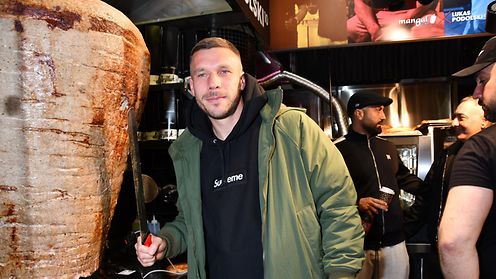 Lukas Podolski Takoo Miljoonia Kebabilla Mtvuutiset Fi