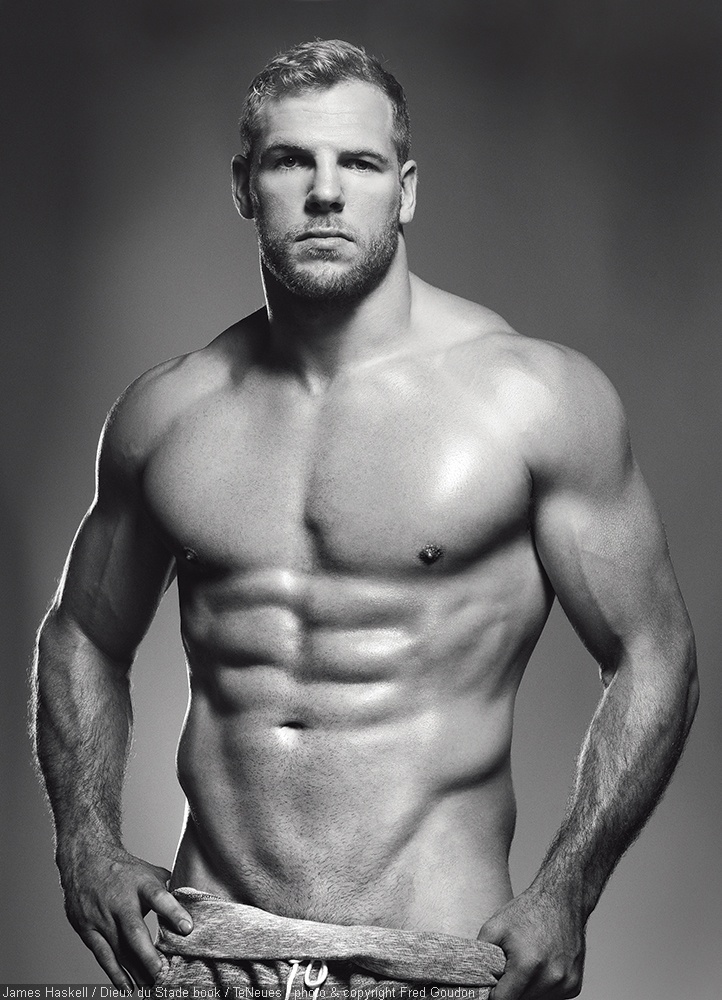 JAMES HASKELL  DIEUX DU STADE BOOK TENEUES photo and copyright Fred Goudon