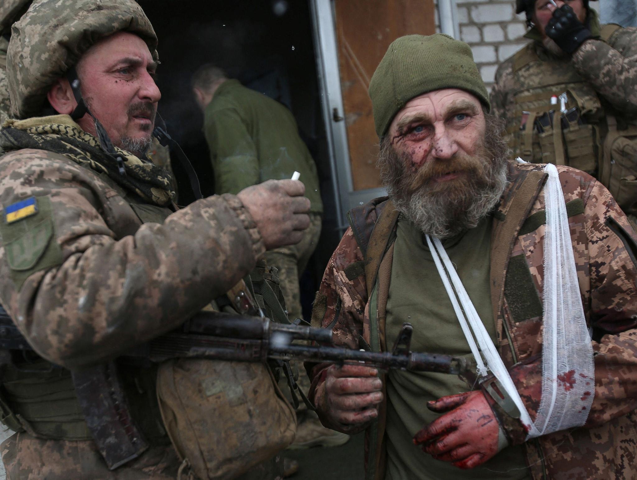 Ukrainan armeijan sotilaita Luhanskissa.