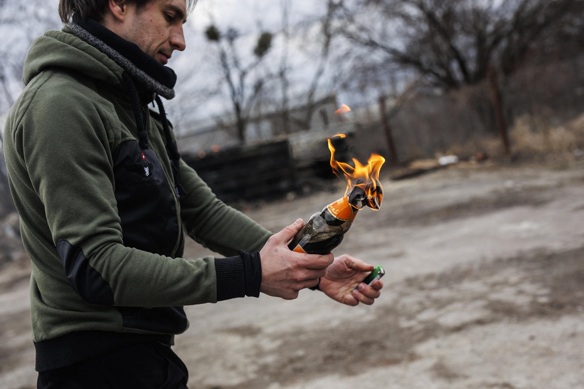 Polttopullon heittoharjoitus Ukrainassa.