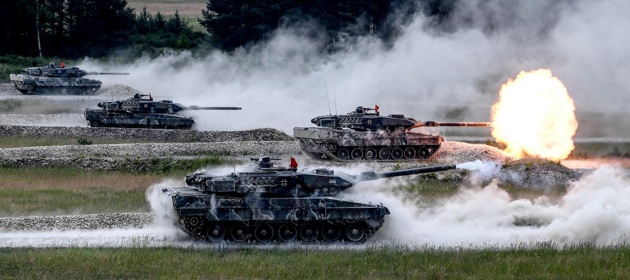 Leopard 2A6 tankkeja sotaharjoituksissa kesäkuussa 2018.