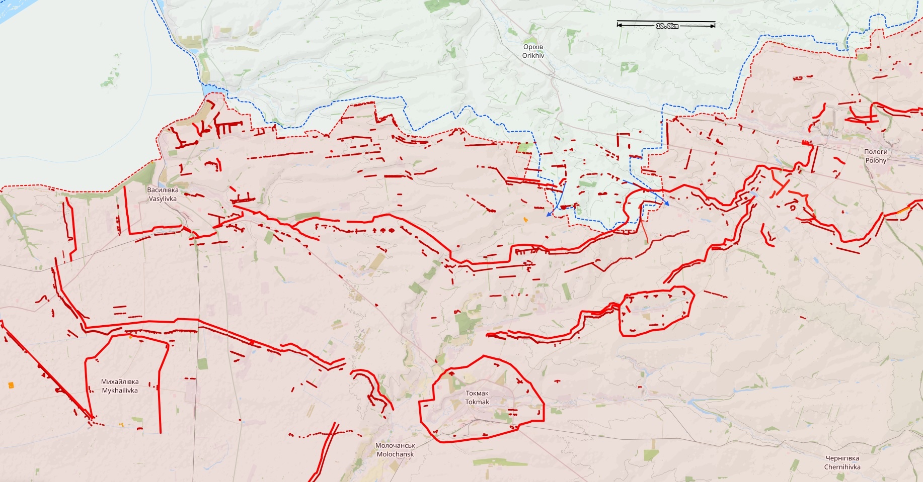 Länsi-Zaporizhzhjan rintamatilanne 4. lokakuuta. Tokmak näkyy kartalla keskellä alhaalla. Siniset nuolet ovat Ukrainan hyökkäyksiä. Paksut punaiset viivat ovat Venäjän tiedettyjä valmisteja puolustusasemia. Kartta: The War in Ukraine -tilannekartta / Black Bird Group.