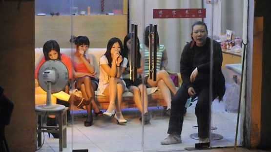 Prostituoidut odottavat asiakkaitaan Shanghaissa.
