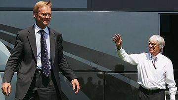 Ari Vatanen ja Bernie Ecclestone, kuva: Ker Robertson/Getty Images 