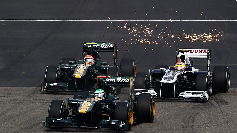 Heikki Kovalainen ja Jarno Trulli kisasivat Williamsin Pastor Maldonadon kanssa Kiinassa.