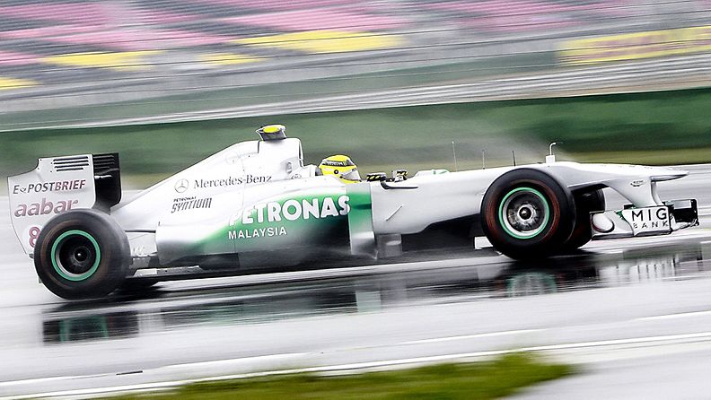 Nico Rosberg ajaa Koreassa