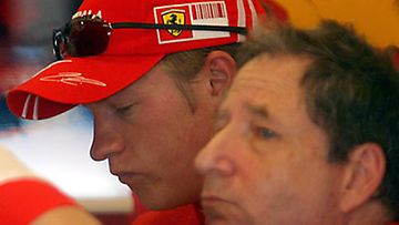 Kimi Räikkönen ja Jean Todt, kuva: EPA/STEVE MITCHELL 