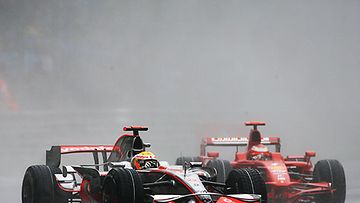 Lewis Hamilton ja Kimi Räikkönen, kuva: Paul Gilham/Getty Images
