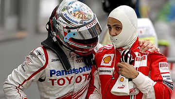 Jarno Trulli ja Felipe Massa, kuva: EPA/KERIM OKTEN 