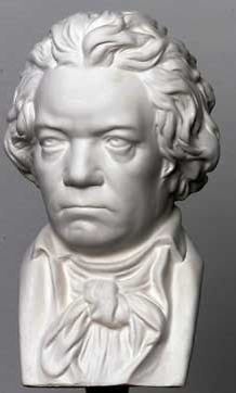 Beethoven veistoksena.