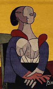 Picasson teos, istuva nainen keltaisella taustalla.