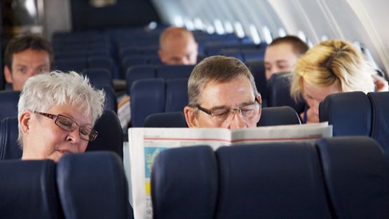 Lentokoneessa pitkiä aikoja nukkuminen ei ole terveellistä.