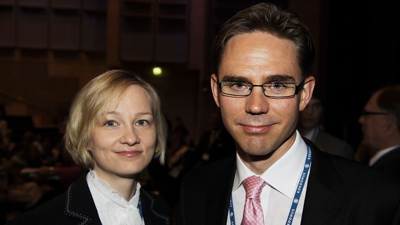 Mervi ja Jyrki Katainen ottivat 200 000 euroa lainaa loma-asunnon hankkimista varten. 