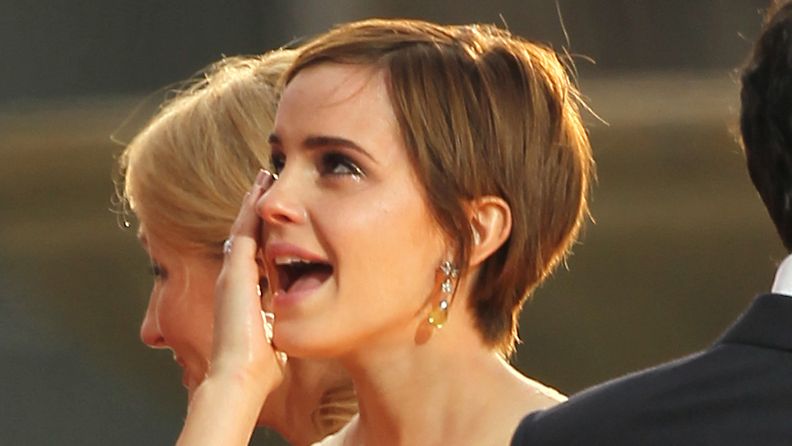 Emma Watson kyynelehti Harry Potter -elokuvasarjan viimeisessä ensi-illassa.