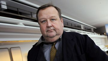 Näyttelijä-ohjaaja Mikko Kivinen.