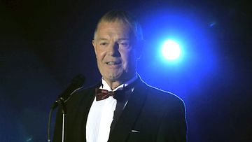 Viihdekonkari Heikki Kahila kritisoi Mervi Koposen esiintymistä.