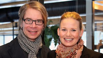 Ville Pusa edusti Vermon raveissa yhdessä Riikka-vaimonsa kanssa.