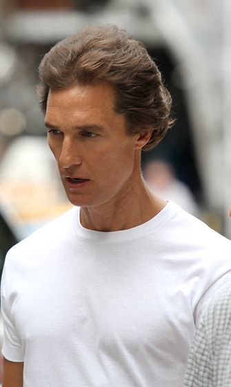 Matthew McConaughey The Wolf of Wall Street -elokuvan kuvauksissa.  