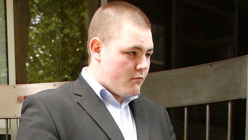 Jamie Waylett oli hiljaista poikaa poistuessaan oikeustalosta tuomion jälkeen.