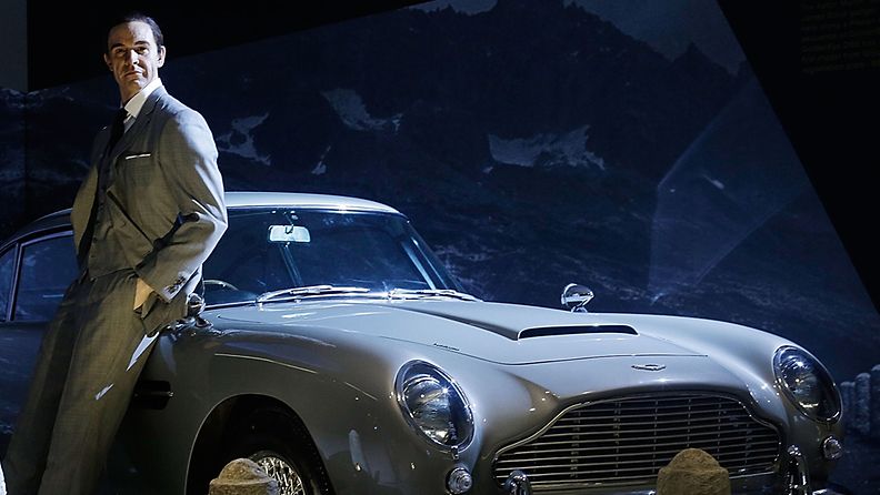 James Bond ja Aston Martin.