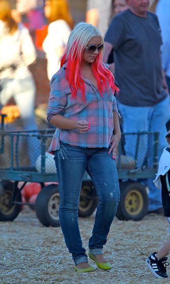 Laulaja Christina Aguilera vieraili viikonloppuna Halloween-markkinoilla.