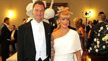 Laura Voutilainen miehensä Juha Heikkilän kanssa.