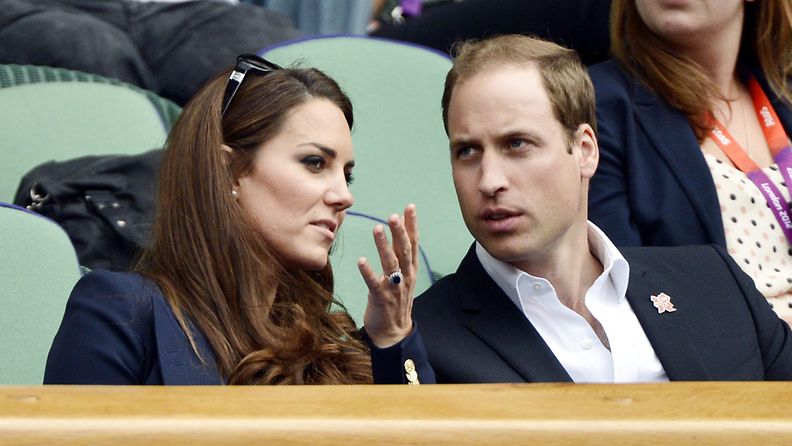 Catherine Middleton ja prinssi William olympialaiskatsomossa.