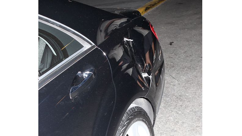 Katie Holmesia ja Suri Cruisea kuljettanut auto joutui kolariin.