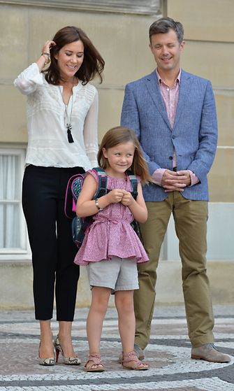 Tanskan prinsessa Isabella aloitti koulun.