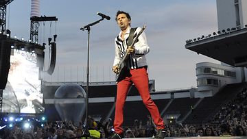 Matthew Bellamyn Muse-yhtye rokkasi Olympiastadionilla.