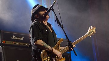 Mötörheadin Lemmy keikalla vuonna 2012.