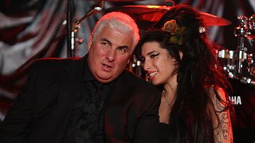 Amy ja Mitch Winehouse odottivat Grammy-gaalan tuloksia vuonna 2008.