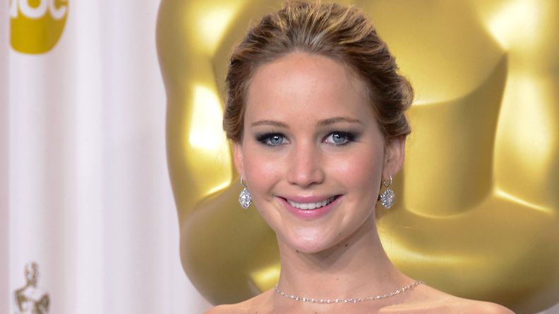 Oscar-gaalassa Jennifer Lawrence edusti etiketin mukaisesti hiukset kiinni.