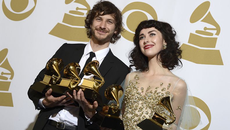 Myös Gotye haali Grammy-patsaita. 