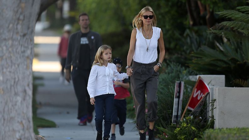 Gwyneth Paltrow tyttärensä kanssa.