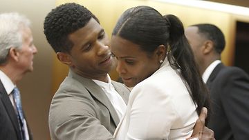 Usher ja Tameka halasivat kaikesta huolimatta oikeuskäsittelyn jälkeen.