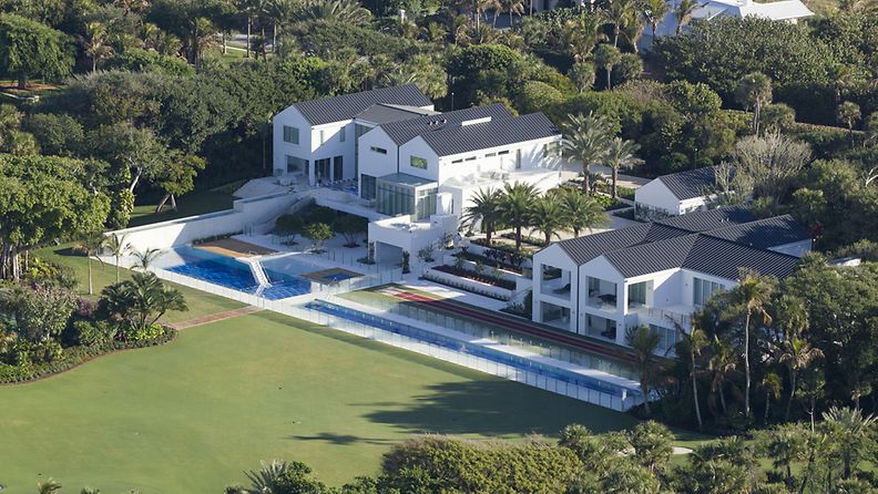 Tiger Woodsin 10 000 neliön asuntokompleksi uhkaa upota.