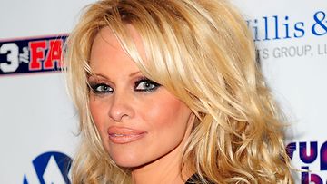 Pamela Anderson on upeassa kunnossa oleva 43-vuotias.