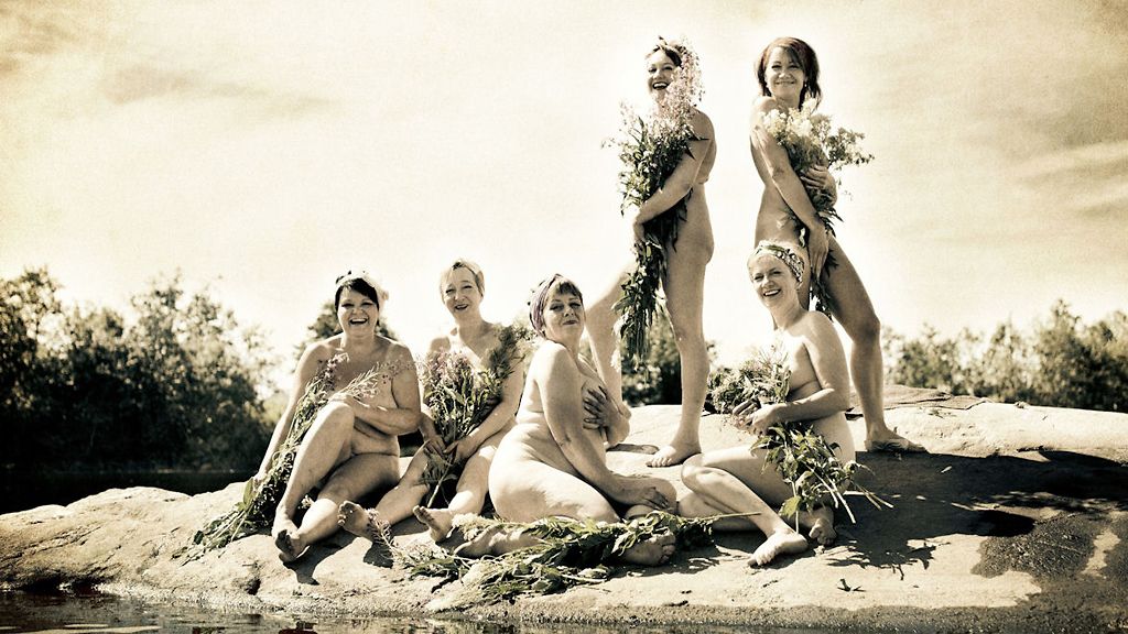 Suomalaiset naisnäyttelijät alastomina kalenterityttöinä 