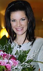 Hanna Pakarinen voitti Idolsin tammikuussa 2004.