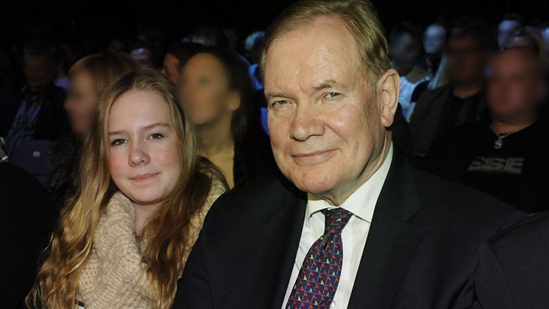 Paavo Lipponen tyttärensä kanssa.