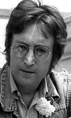 John Lennon ja legendaariset lasit. (Kuva: EPA)