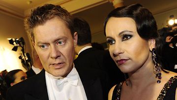 Pertti ja Elina Salovaara jättivät avioerhakemuksen tiistaina. (Kuva: Heikki Saukkomaa/Lehtikuva) 