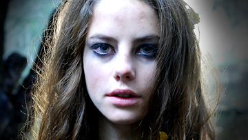 Skins – Liekeissä -sarja Subilla ensi keväänä – Effy (Kaya Scodelario) (Kuva: Sub)