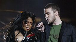 Janet Jacksonin ja Justin Timberlaken "epäonninen" duetto vuoden 2004 Super bowlissa. (Kuva: Frank Micelotta/Getty Images)