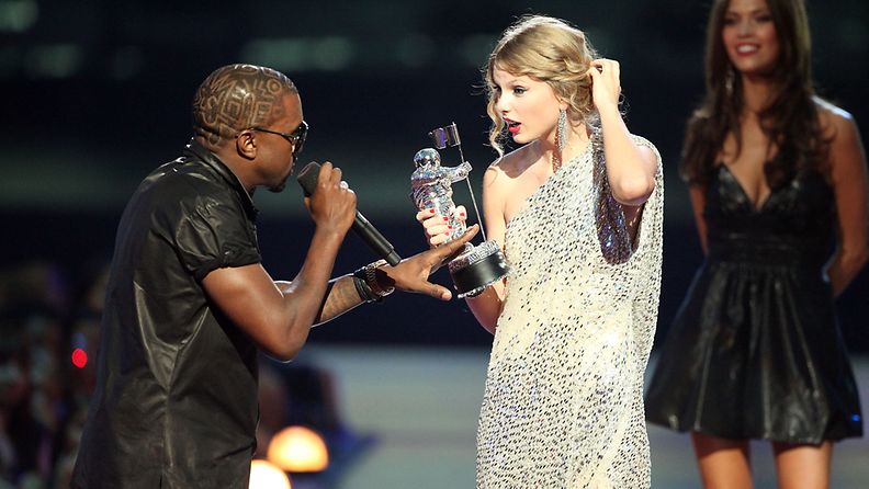 Kanye West keskeytti Taylor Swiftin puheen.