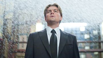 Leonardo DiCaprio tähdittää Inceptionia.