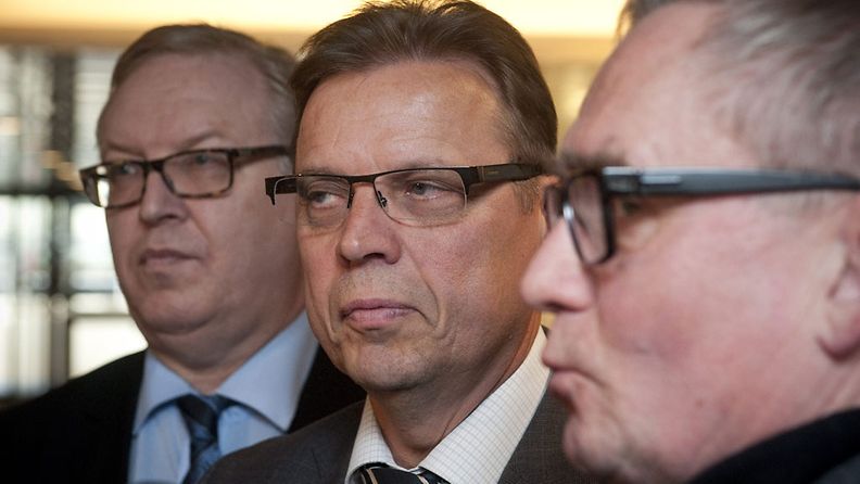 Akavan puheenjohtaja Sture Fjäder, SAK:n puheenjohtaja Lauri Lyly ja STTK:n puheenjohtaja Mikko Mäenpää päättivät työmarkkinaneuvottelujen tunnustelut tältä viikolta Etelärannassa 15. maaliskuuta 2013. 